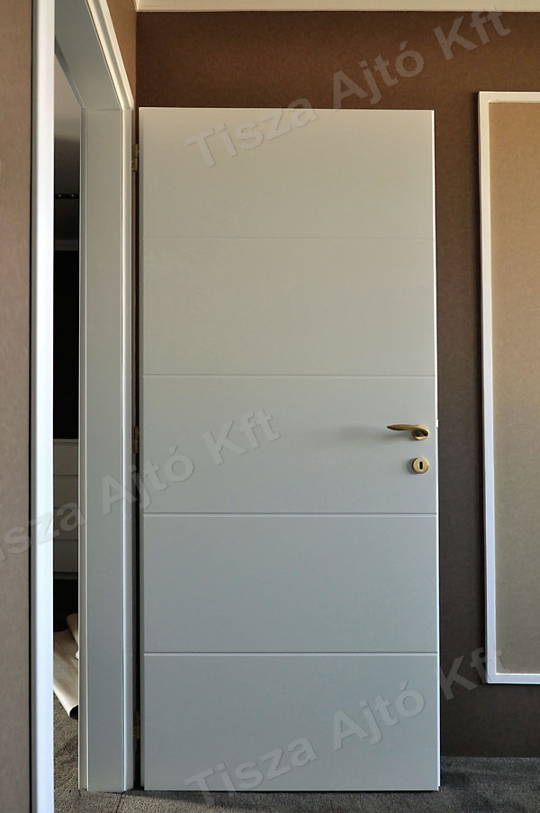 Fehér ajtó