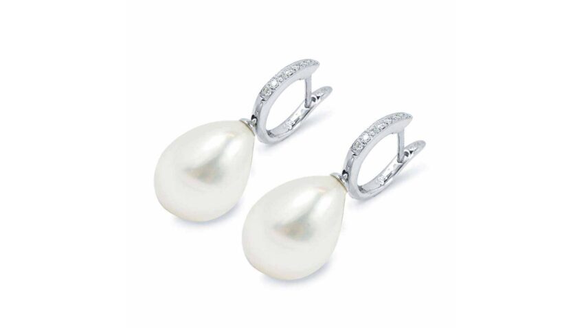 Elegáns gyöngy fülbevalók a White & Black ékszershoptól